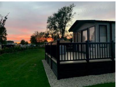 Lavender Lodge South Cerney Exterior foto